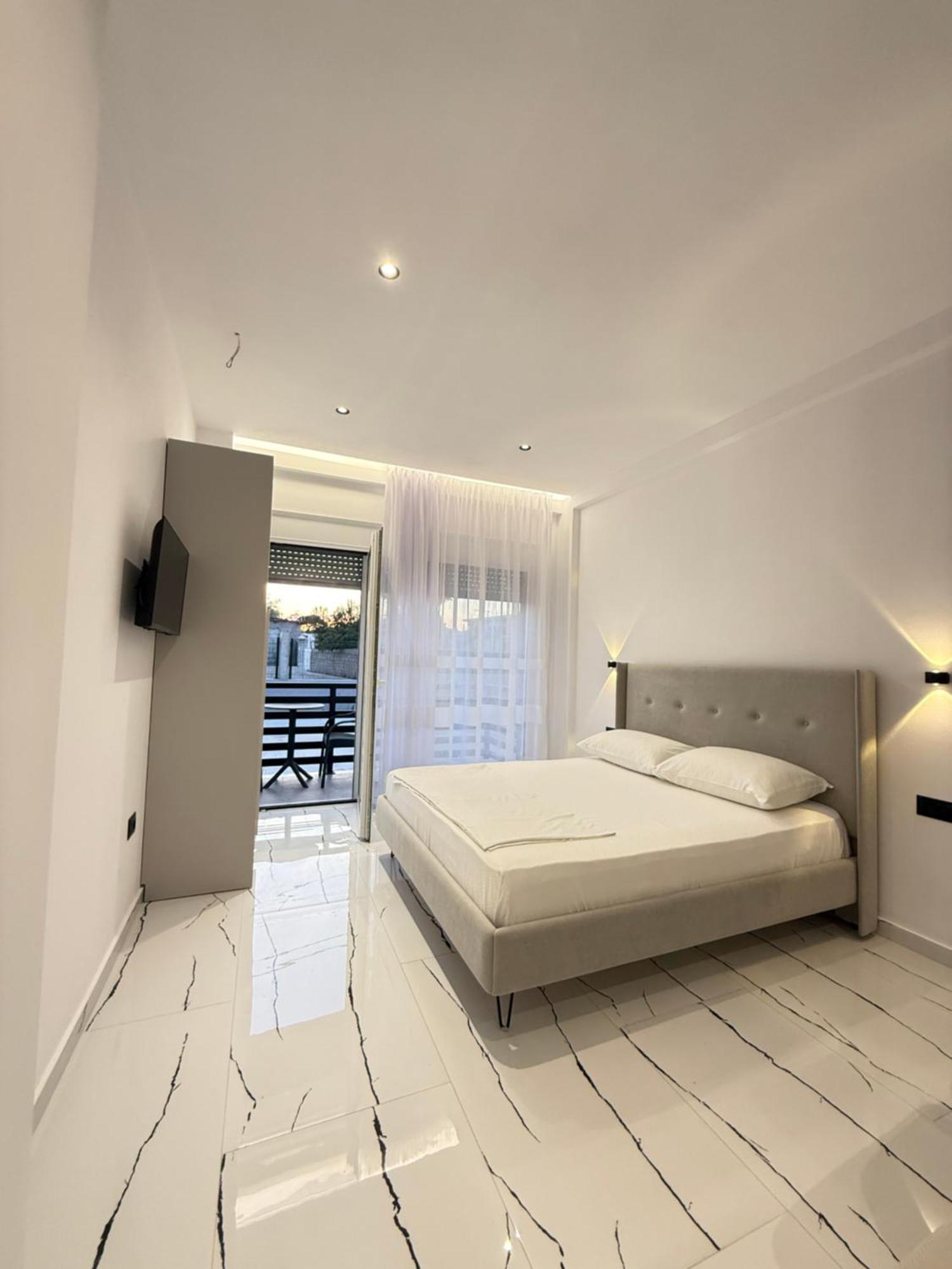 Maison Apartments Vlore Exterior photo